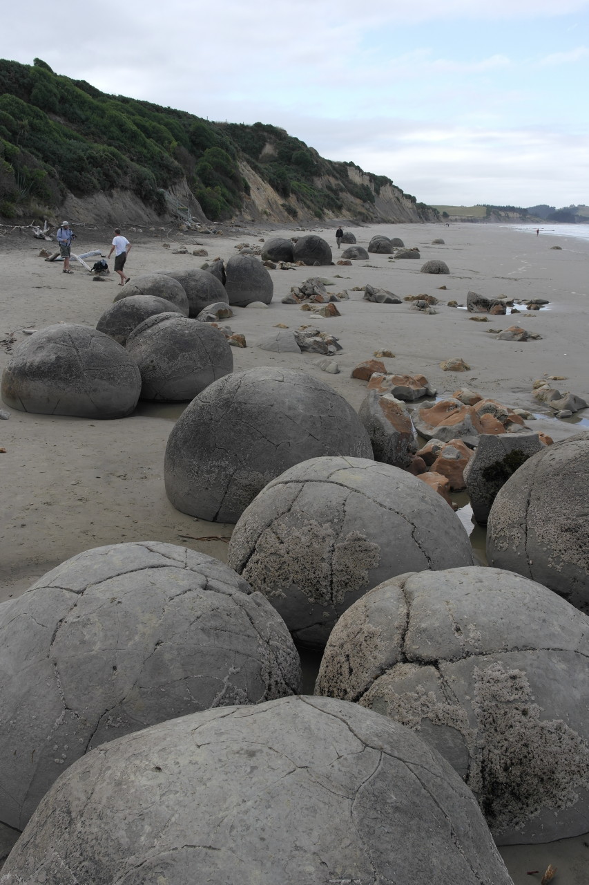 007 Moeraki Boulders 1