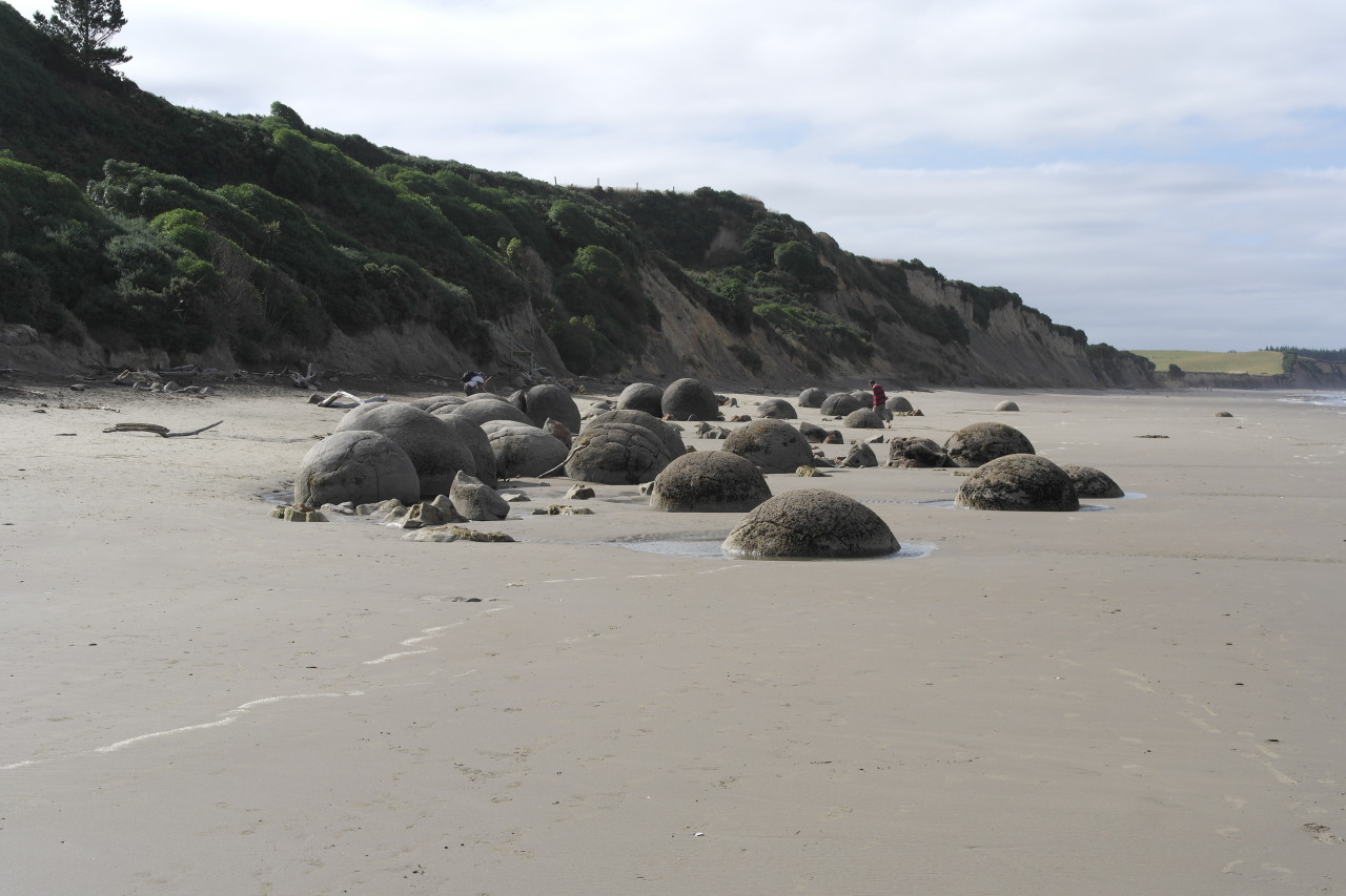 007 Moeraki Boulders 2