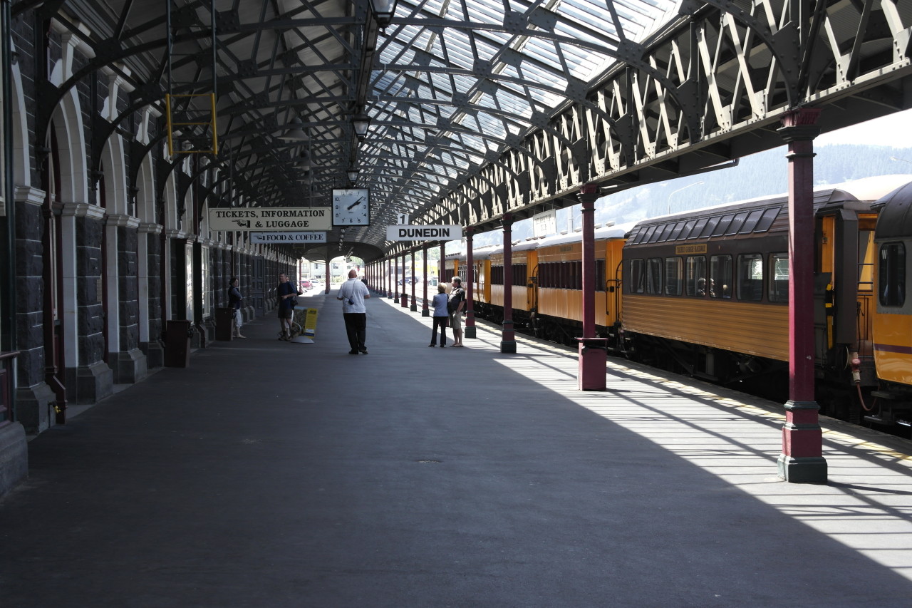 008 Otago Dunedin Station Platform