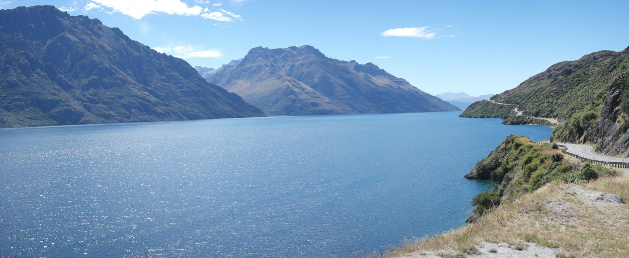 014 Queenstown Lake Wakatipu Bendy Road Pano