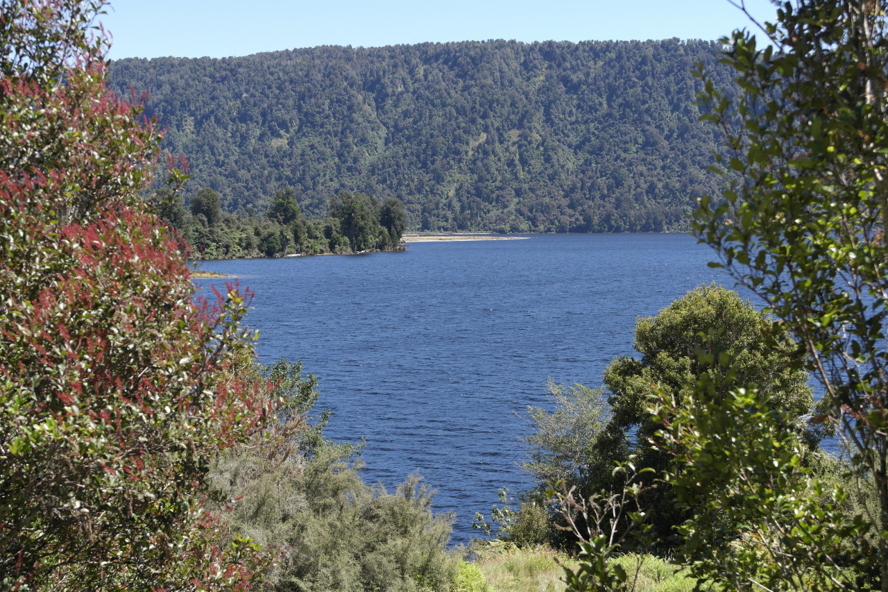 Lake Mapourika