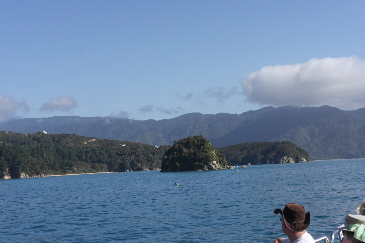 022 Abel Tasman Water Taxi Rocks Mountains